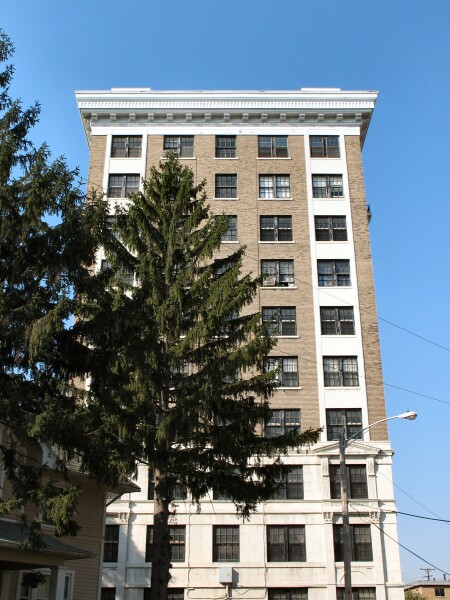 Commodore Apartments