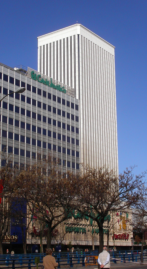 Torre Picasso by Cesar Serrano