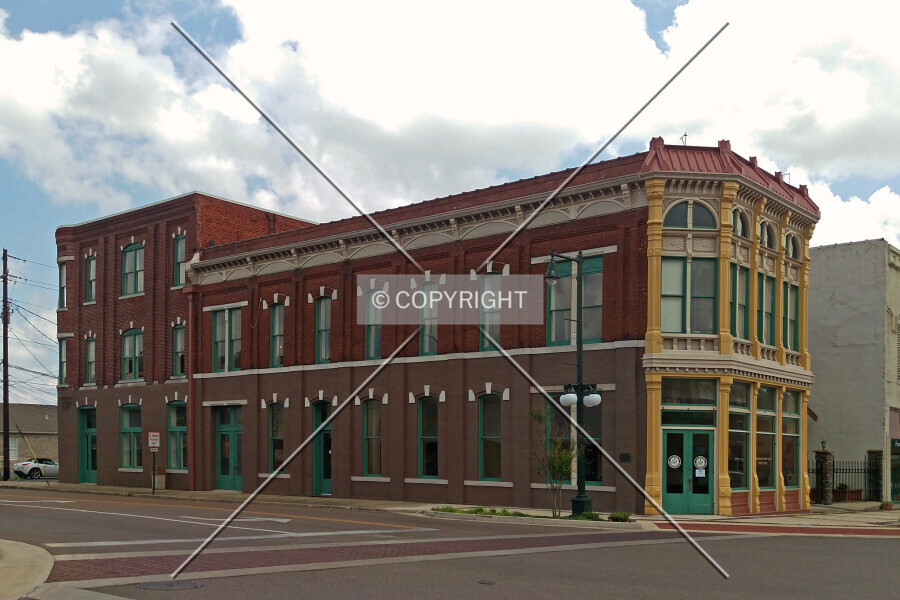 100 South Main Avenue