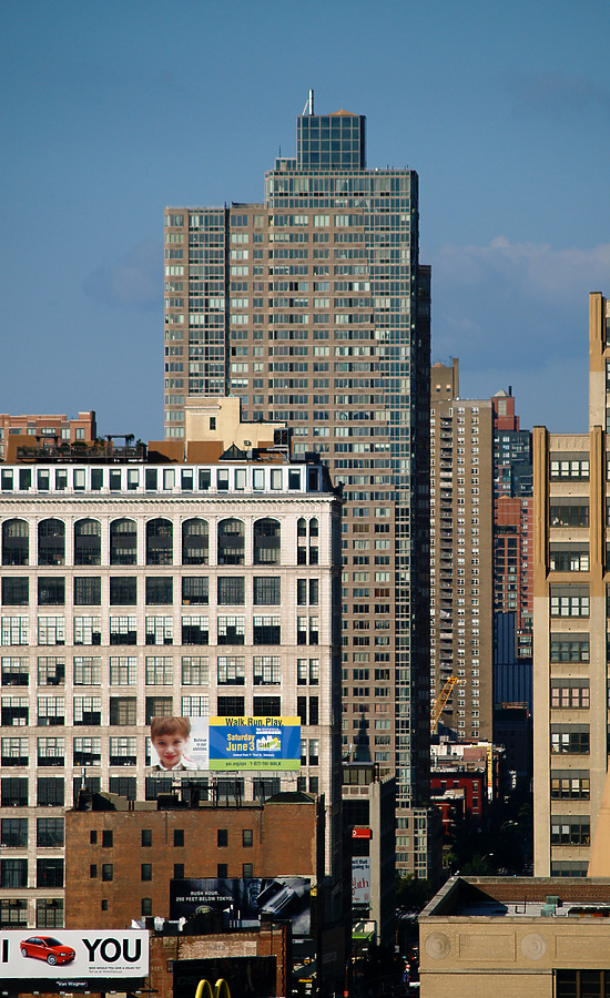 Victory Apartments by Cesar Serrano