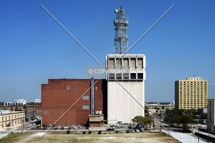 AT&T Building by Jorge Molina