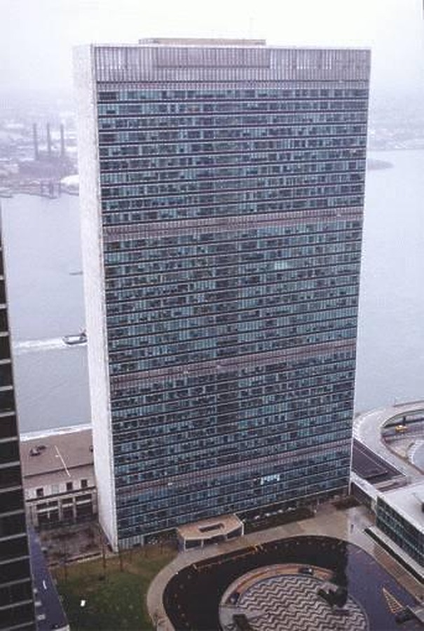 United Nations Secretariat Building by Scott Murphy