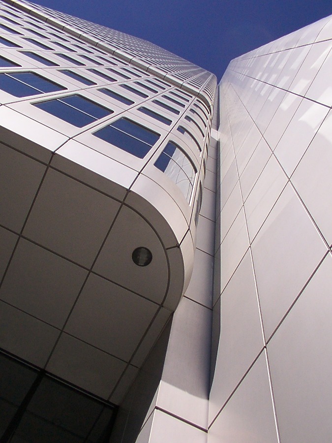 Dresdner-Bank-Hochhaus by Daniel Kieckhefer