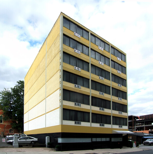 Metro 297 Apartments