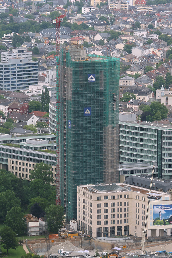 Park Tower by Michiel van Dijk