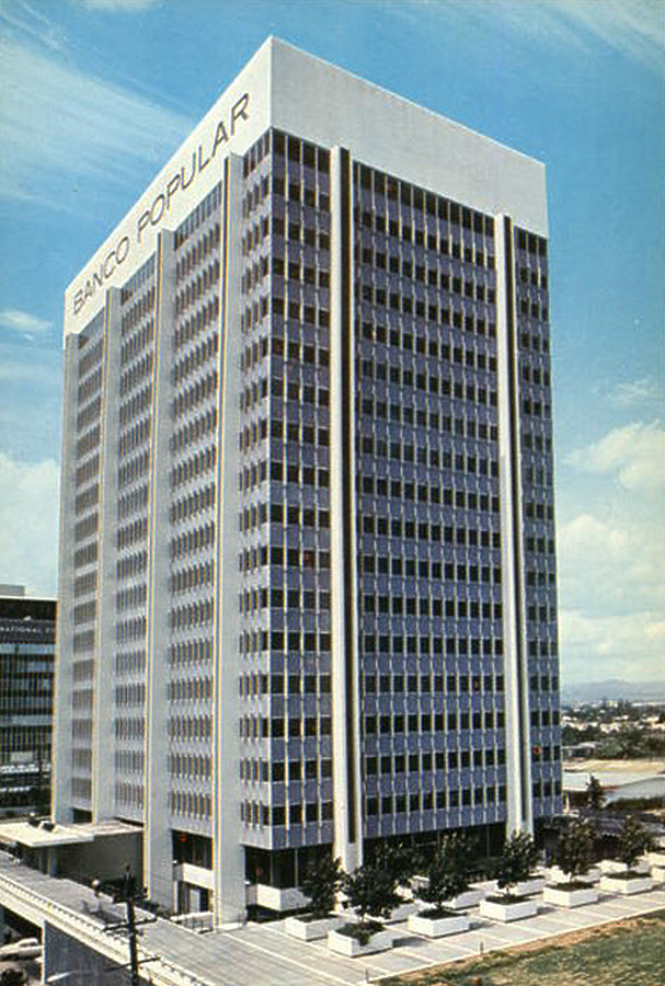 Banco Popular Center by Conrad Eiger