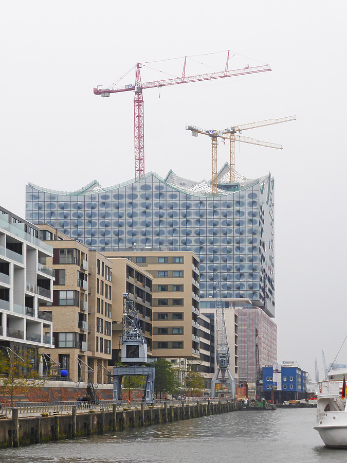 Elbphilharmonie by Der Hamburger