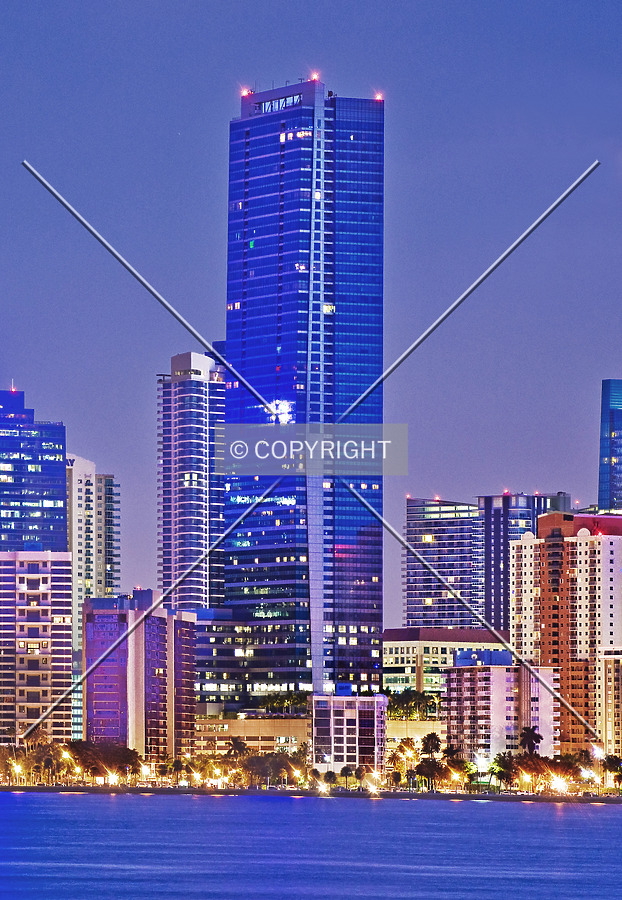 Four Seasons Hotel & Tower by Jorge Molina