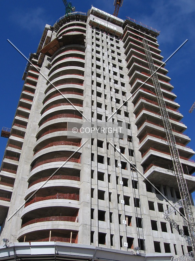 Torre Renoir 1 by Maximiliano Buono