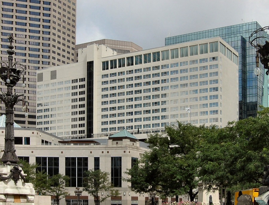 Sheraton Indianapolis City Centre by James Peacock