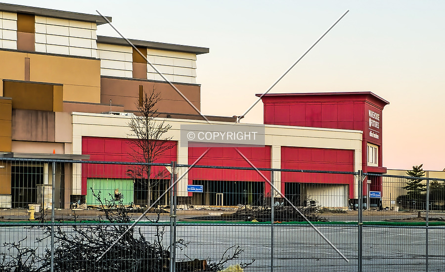 Chesterfield Mall by Ryan Hildebrand