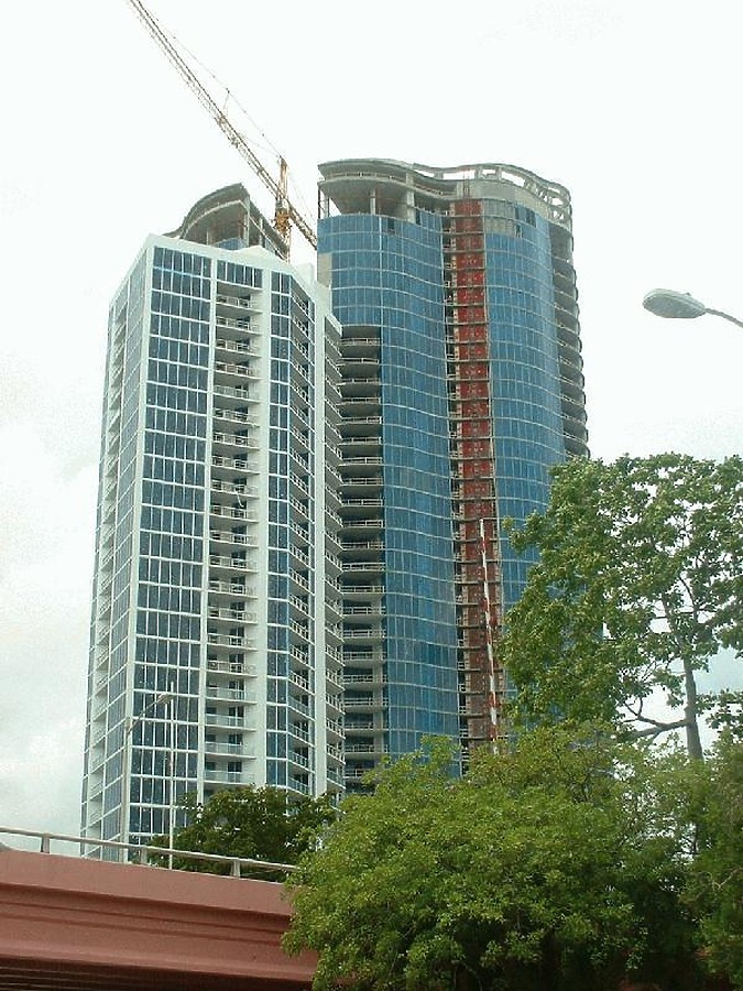 Las Olas River House by Paul Cucuzza