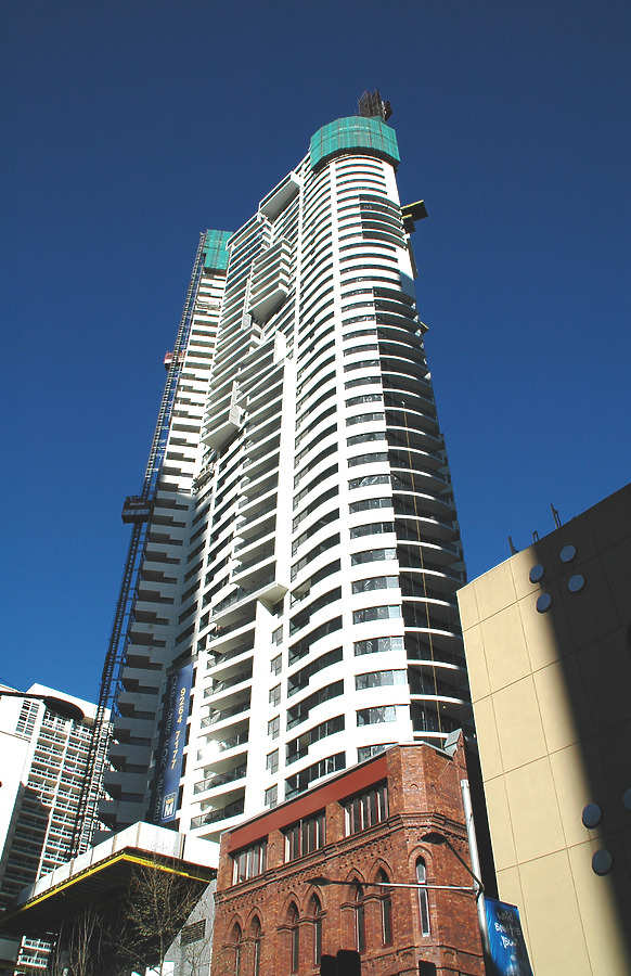 Meriton Tower by John Bek