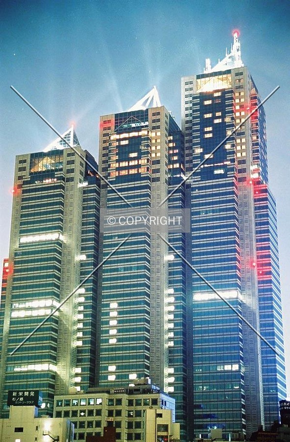 Shinjuku Park Tower by Andrew Stewart