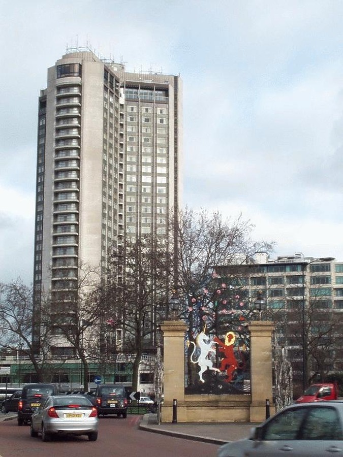 The London Hilton on Park Lane by Jonathan Smith
