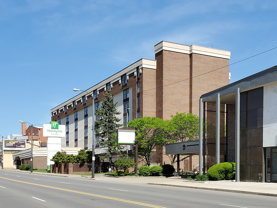 Holiday Inn Mansfield Conference Center by Ryan Hildebrand