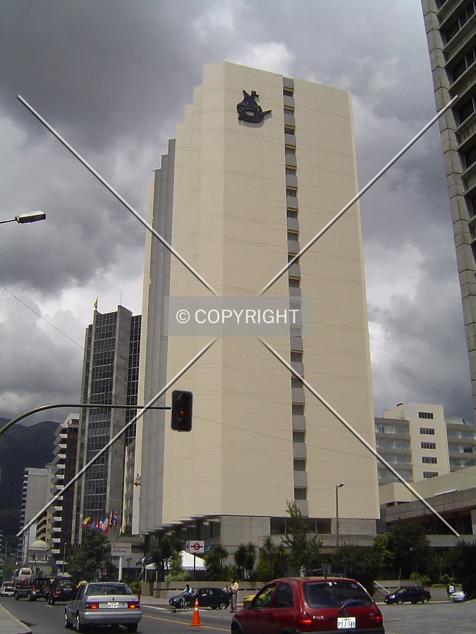 Hilton Colon Quito by Rodrigo Salas