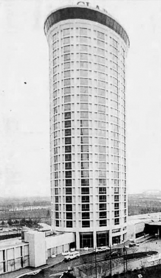Millennium Hotel Saint Louis Tower I by Renyold Ferguson/Post-Dispatch