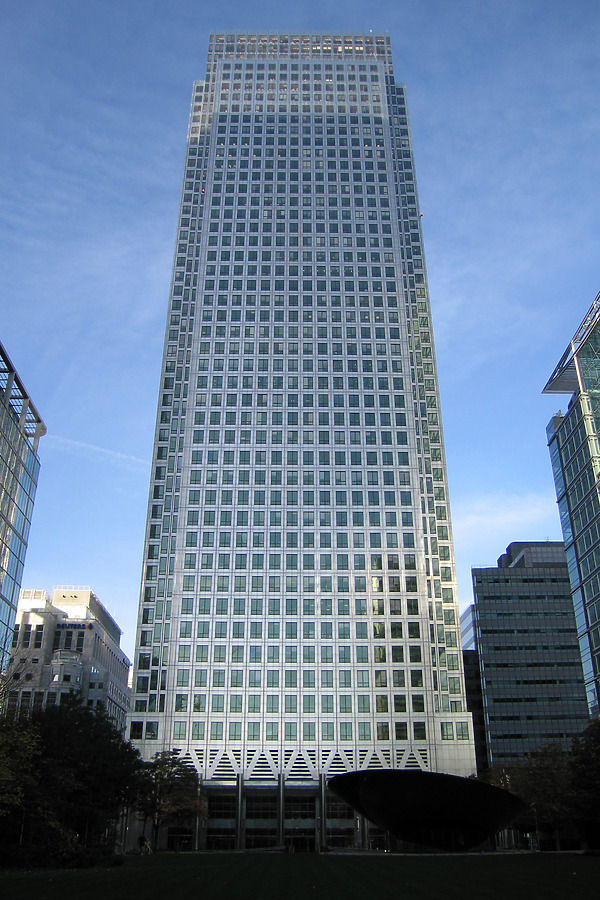 One Canada Square by Wilson Ling