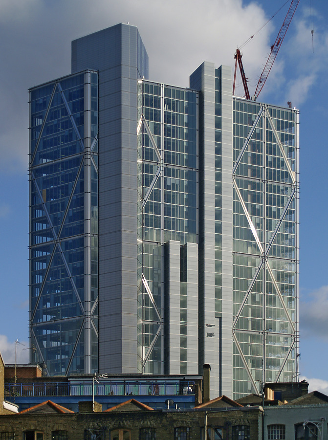 The Broadgate Tower by Cesar Serrano