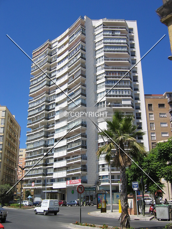 Torre de Málaga by Victor Carcedo