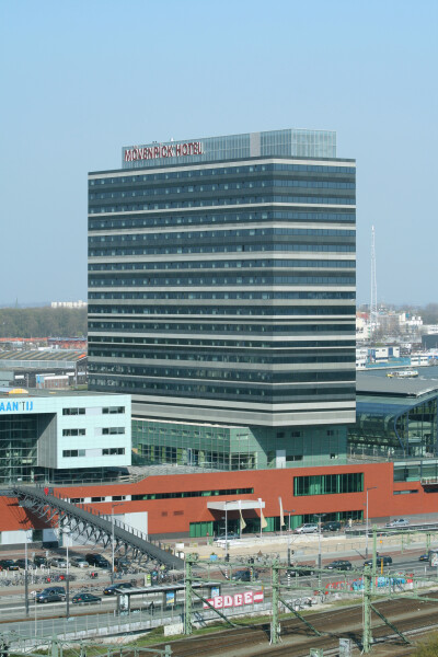Mövenpick City Harbour Hotel