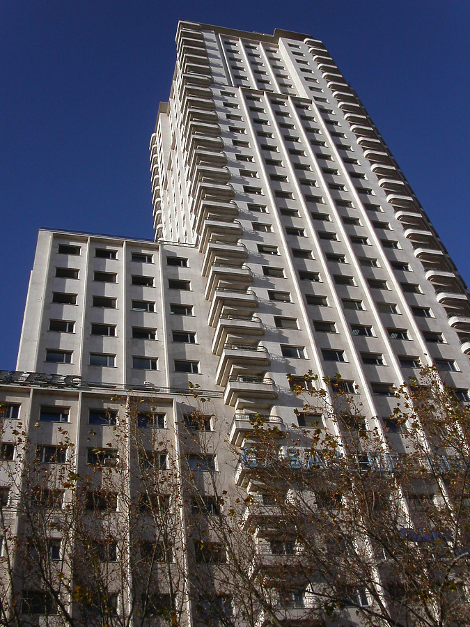 Torre de Madrid by Cesar Serrano