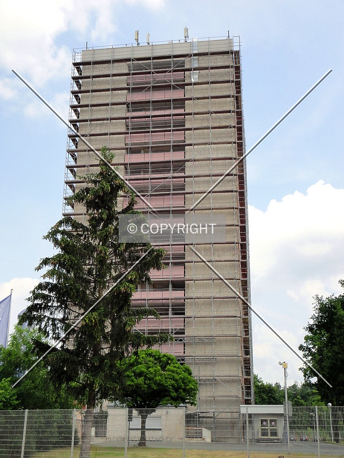 Grundig Hochhaus II by Florian Barbier