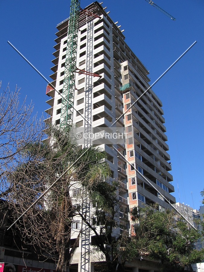 Edificio Esmeralda by Maximiliano Buono
