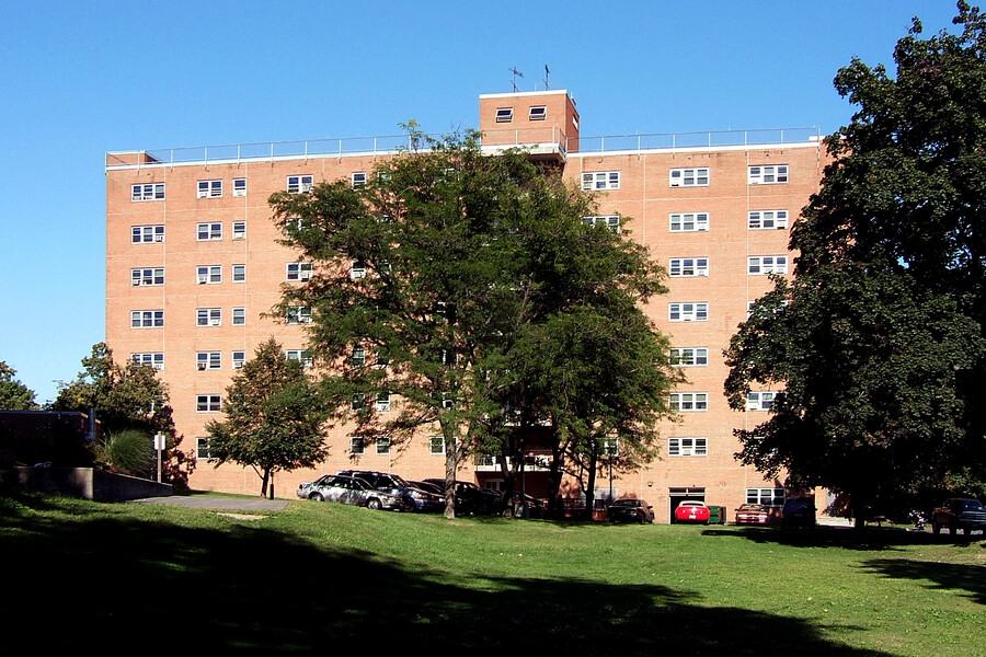 Colonial Apartments II