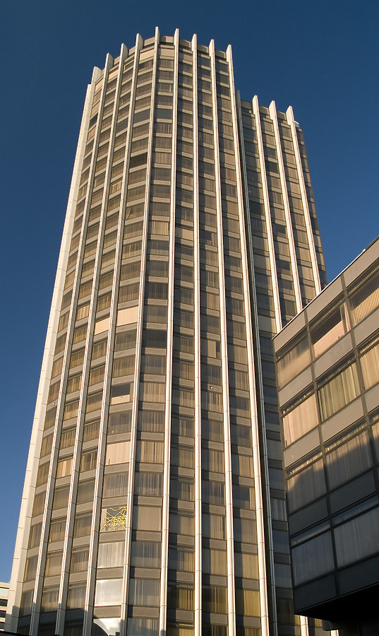 South Bank Tower by Cesar Serrano