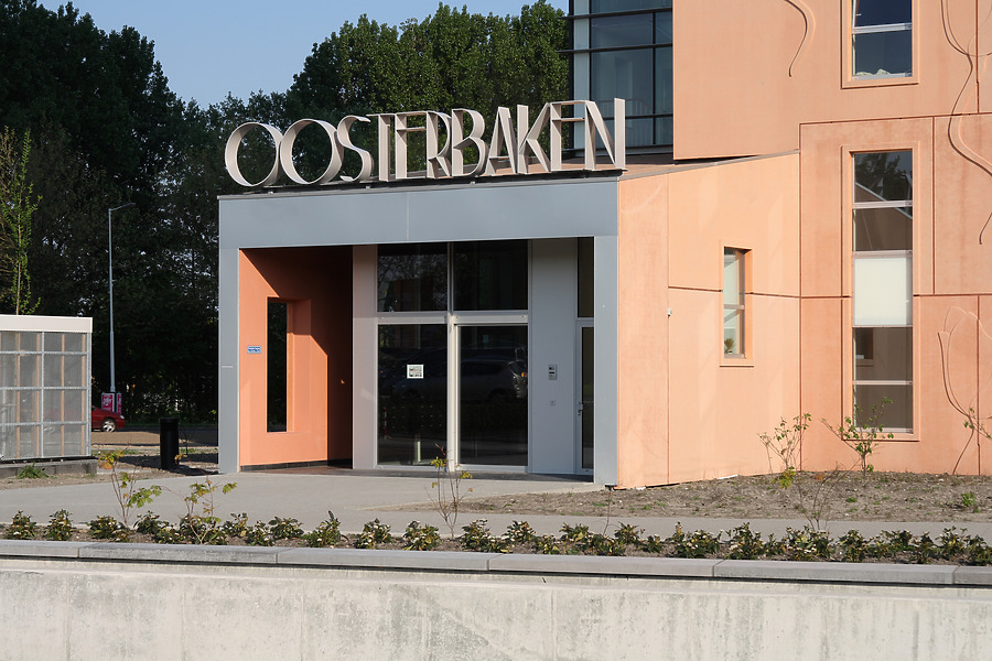 Oosterbaken by Michiel van Dijk