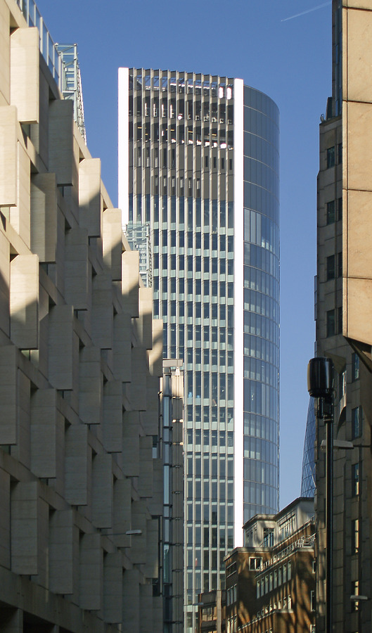 The Willis Building by Cesar Serrano