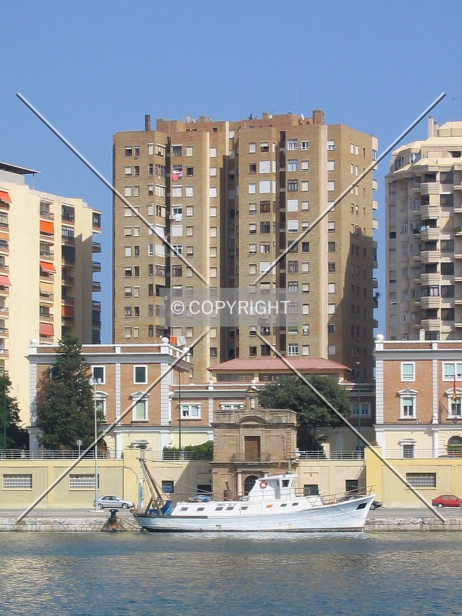 Edificio Paseo Maritimo 13 by Victor Carcedo
