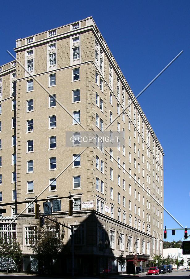 405 Capitol Street by Chris Patriarca