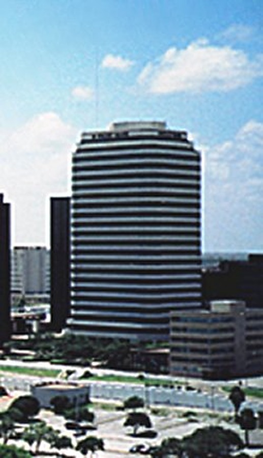 Frost Bank Plaza by Kevin Lehnhardt