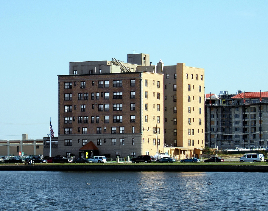 Kingsley Arms Apartments by John Cahill
