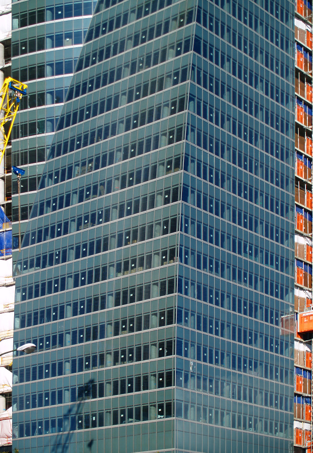 Torre Espacio by Cesar Serrano
