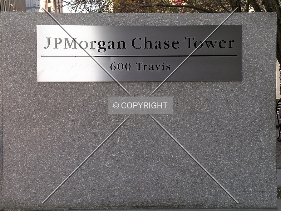 600 Travis by Serdica