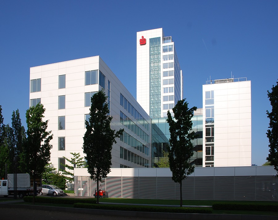 Sparkassen Informatik Hochhaus by Huopa