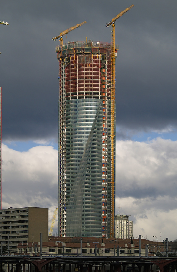 Torre Espacio by Cesar Serrano