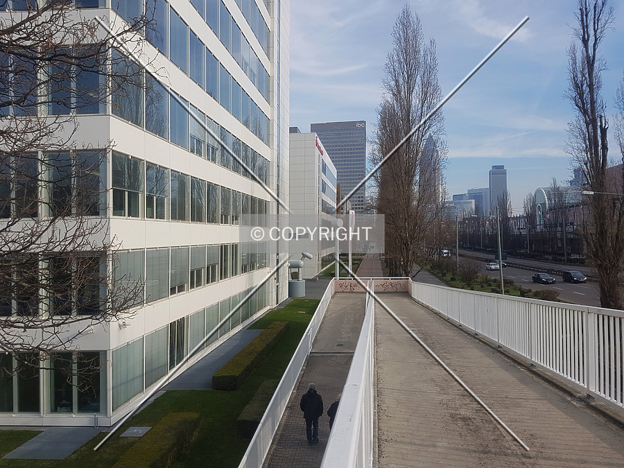 Sparkassen Informatik Hochhaus by Nephilim