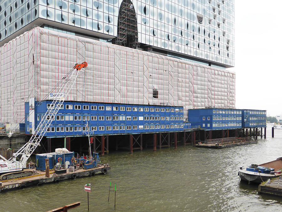 Elbphilharmonie by Der Hamburger