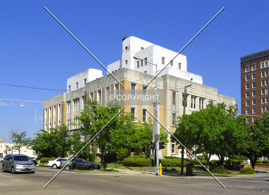 Lauderdale County Courthouse by Chris Patriarca