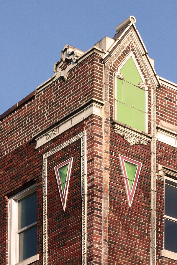 Edison Avenue Apartments by Ryan Hildebrand