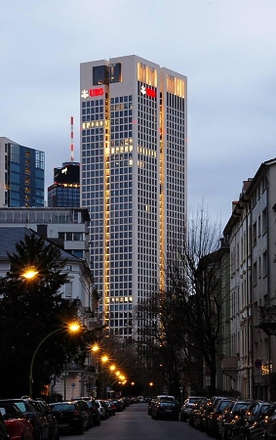 OpernTurm by Huopa