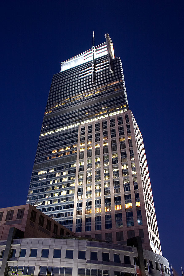 Warsaw Trade Tower by Pavel Toczynski