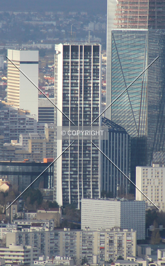Défense 2000 by Florian Barbier
