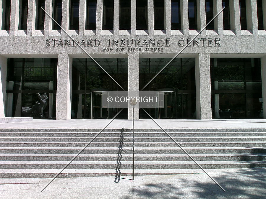 Standard Insurance Center by Serdica