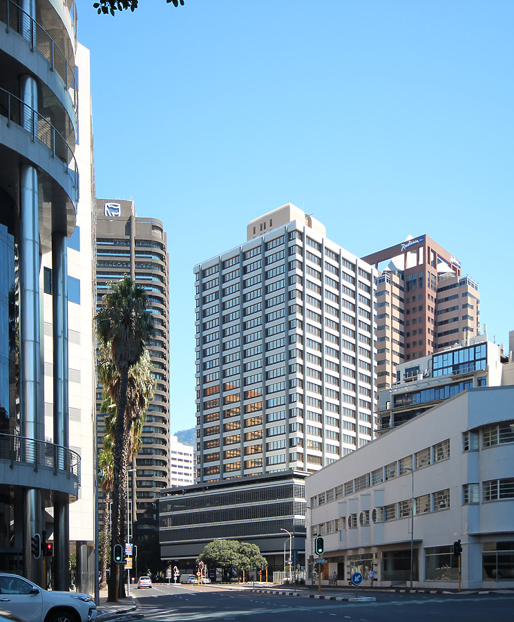 2 Long Street by Kjetil Balog